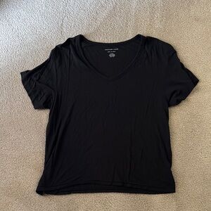 American Eagle Outfitters Black Short Sleeve Tee